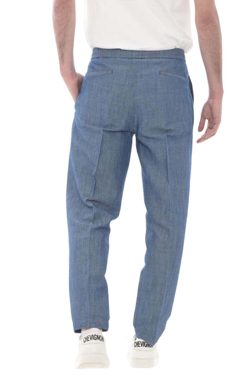 Outfit pantaloni uomo in tessuto denim