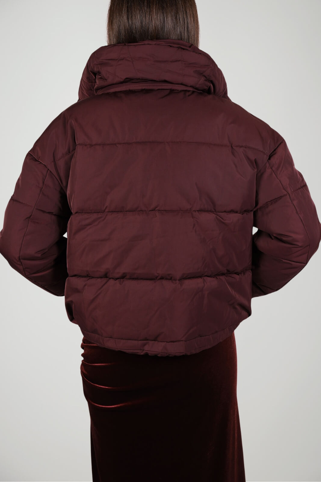 Piumino donna Oof Wear collo alto e coulisse retro