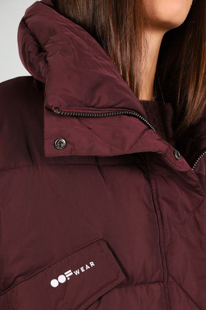 Piumino donna Oof Wear collo alto e coulisse dettaglio