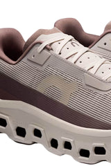 Sneakers da uomo On cloudmonster con tomaia in mesh e suola ammortizzante