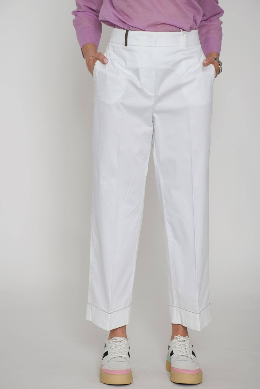 Pantalones de mujer Peserico con microperlas en la parte inferior