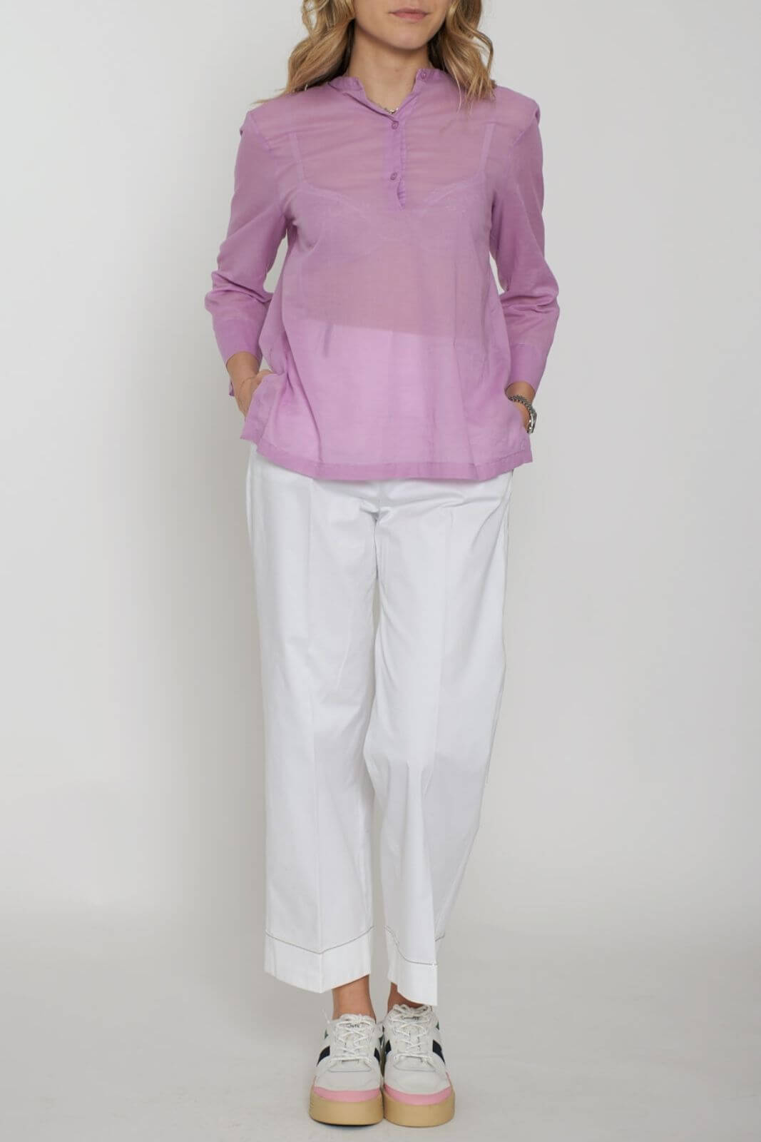 Pantalones de mujer Peserico con microperlas en la parte inferior