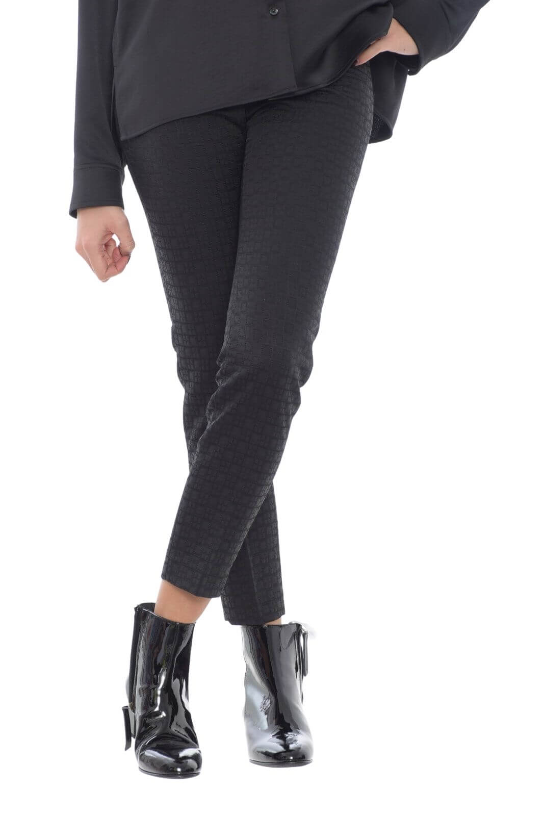 Seventy Pantalón de mujer con acabado geométrico.