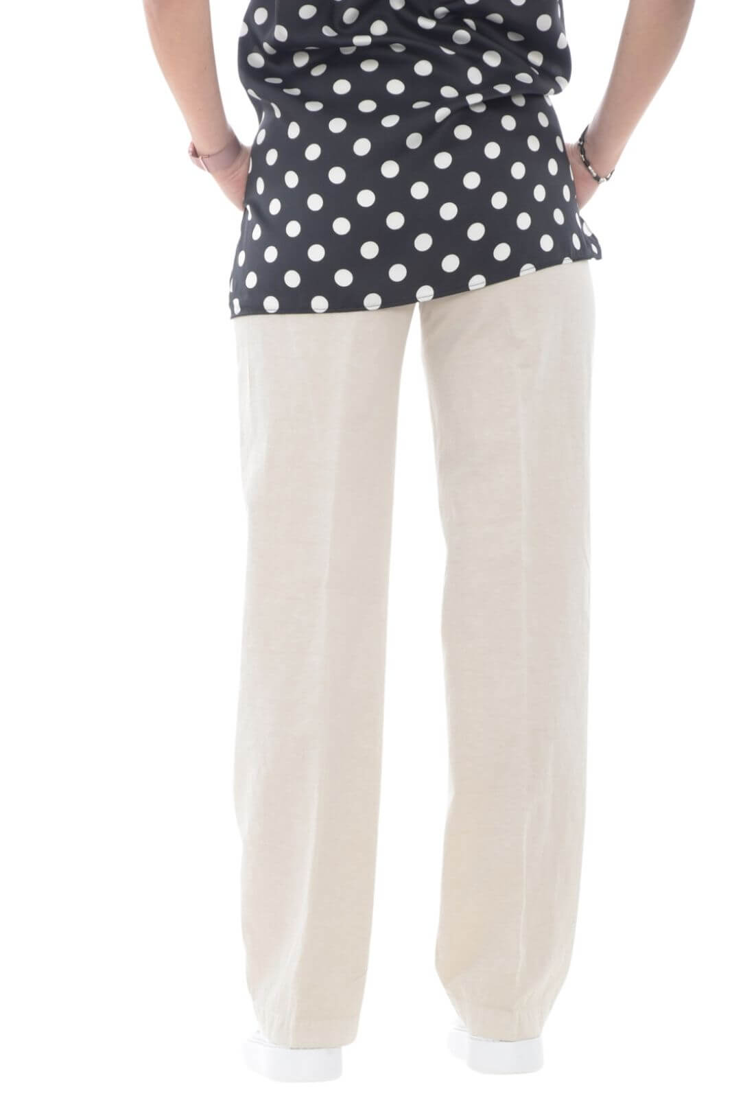 19.70 Pantalón de mujer en mezcla de lino.