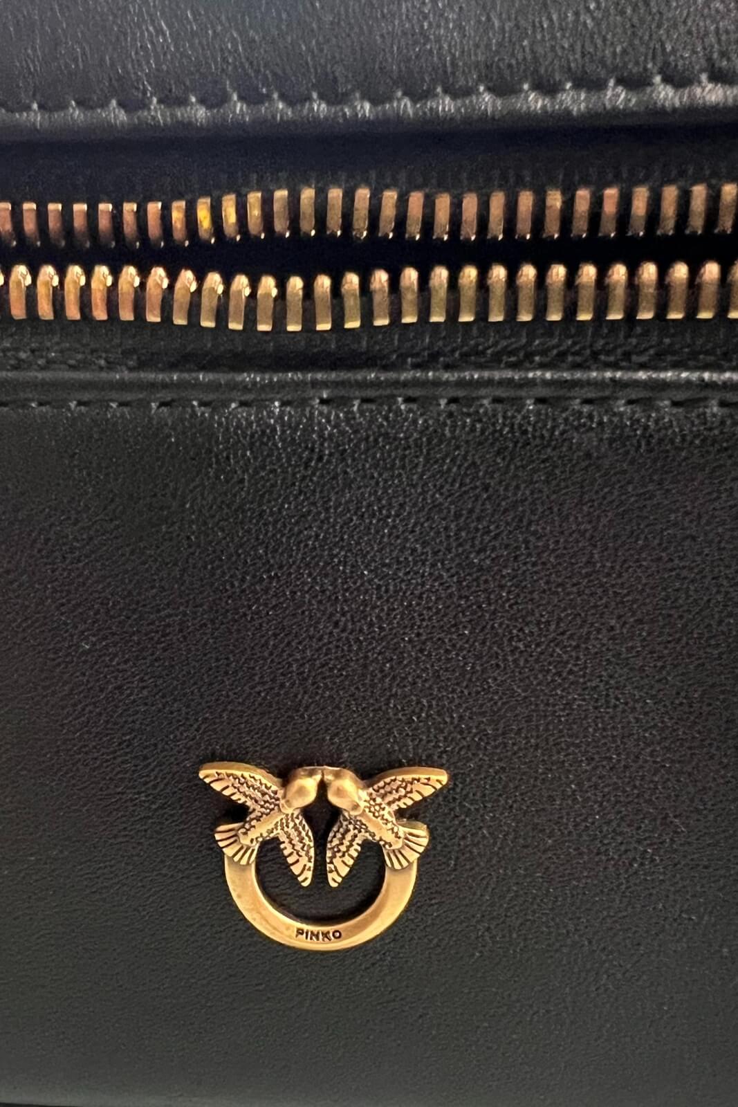 Borsa da donna Pinko modello mini beauty case con logo metallico