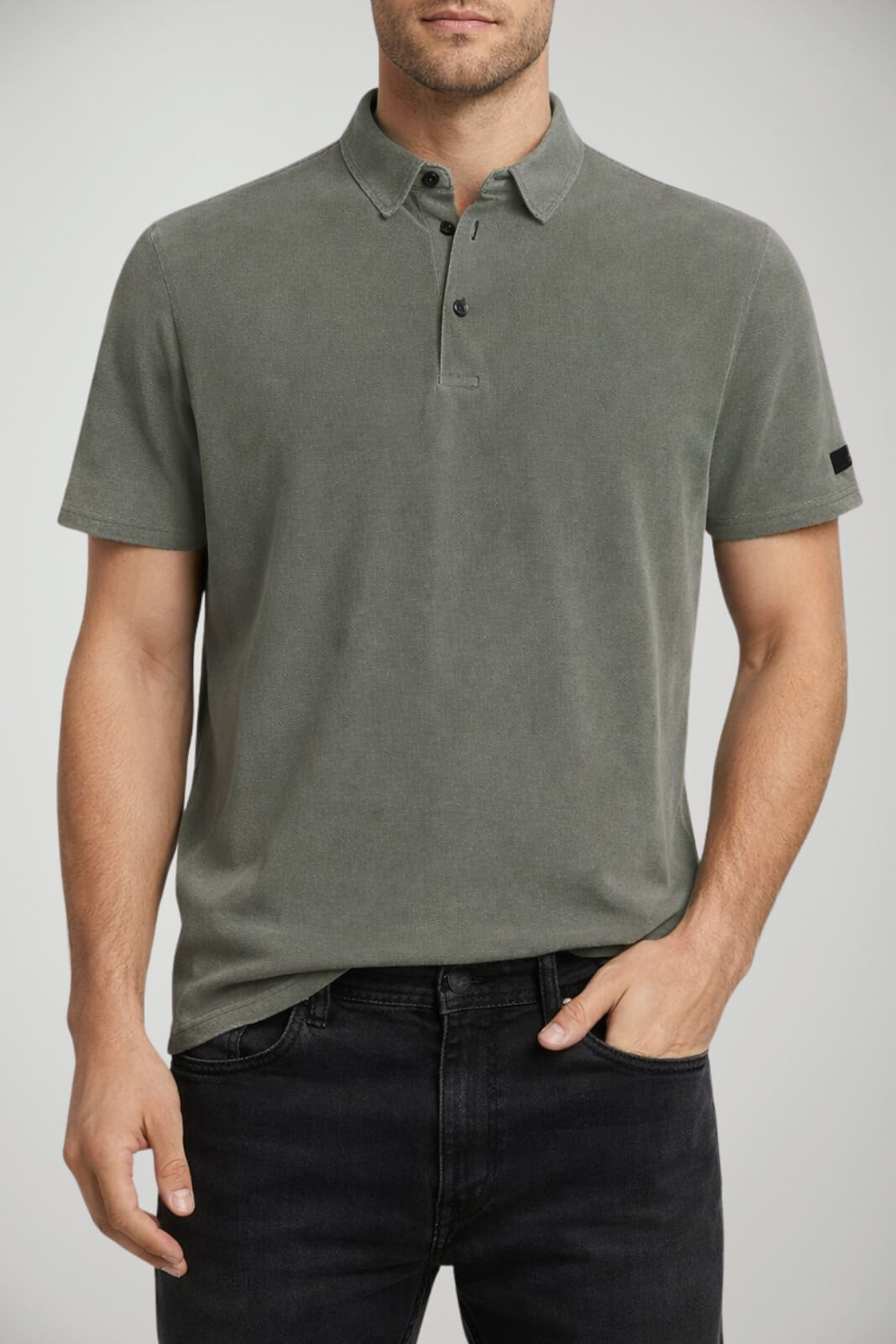Polo uomo con chiusura a tre bottoni color tortora