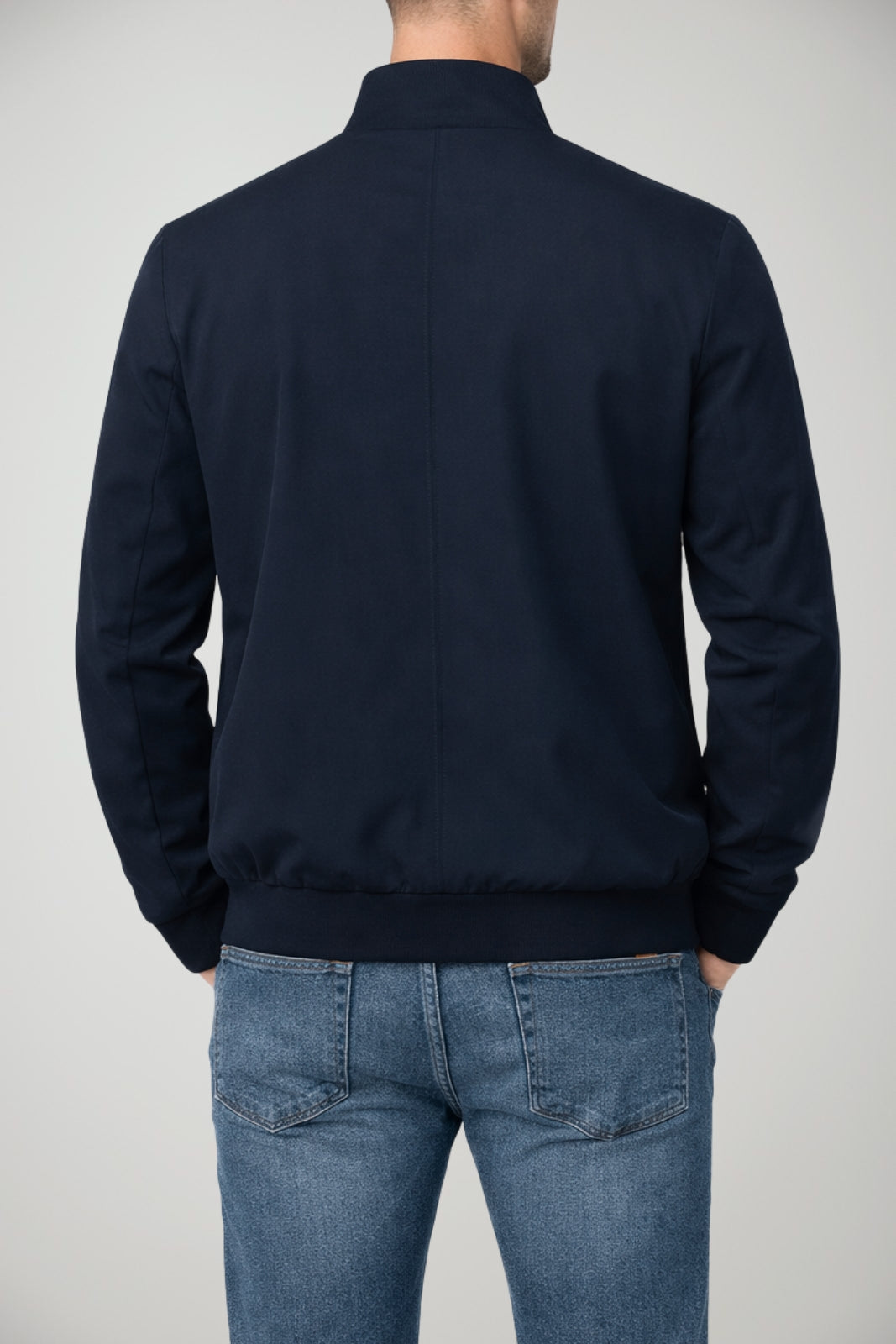 Bomber da uomo RRD in tessuto tecnico opaco con zip e logo al braccio