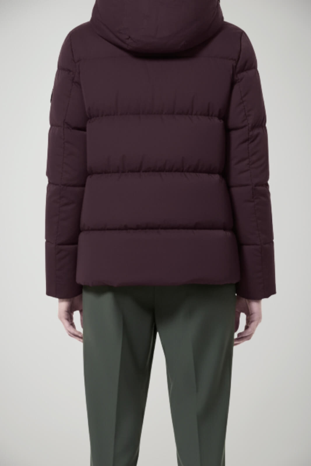 Piumino da donna RRD collo alto con cappuccio