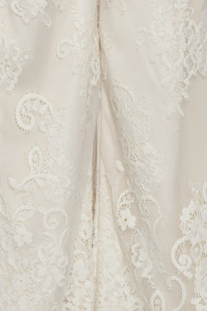 Tension in Women's Pants with Lace Inserts