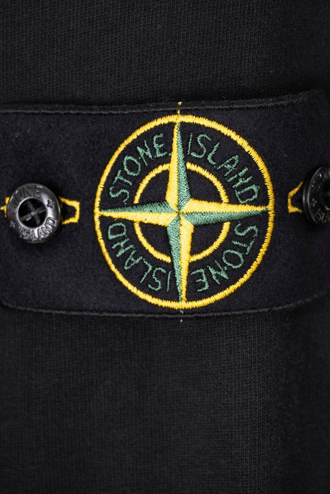 Felpa da uomo Stone Island con zip e cappuccio dettaglio logo