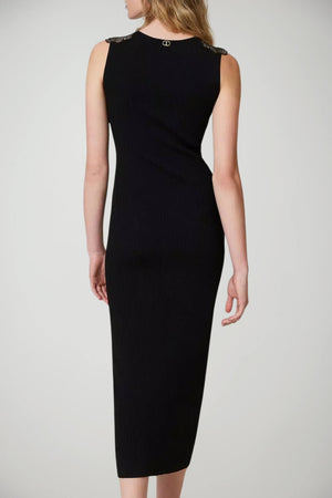 Abito da donna lungo in maglia smanicato con inserti in pizzo macramè