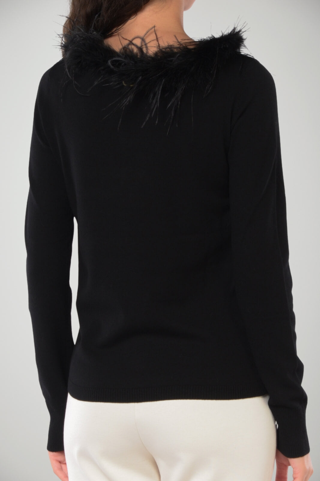 Maglia da donna Twinset con piume al collo 
