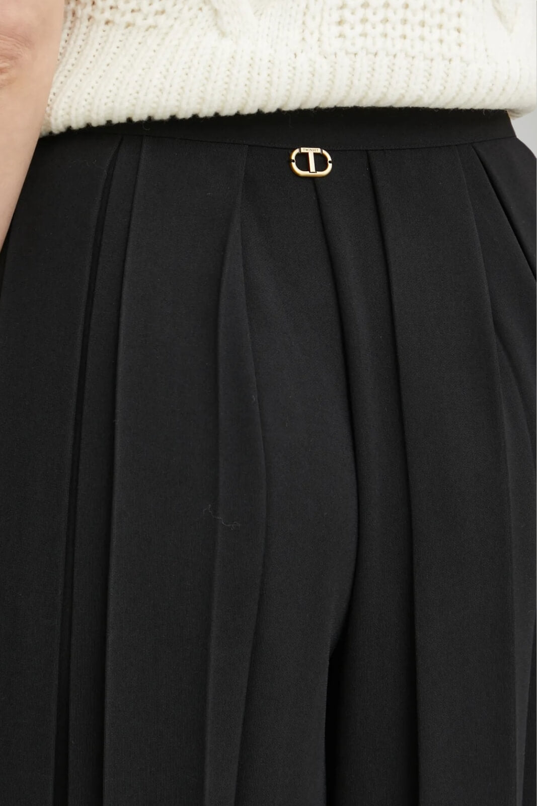 Pantaloni da donna Twinset con plissè e vita alta