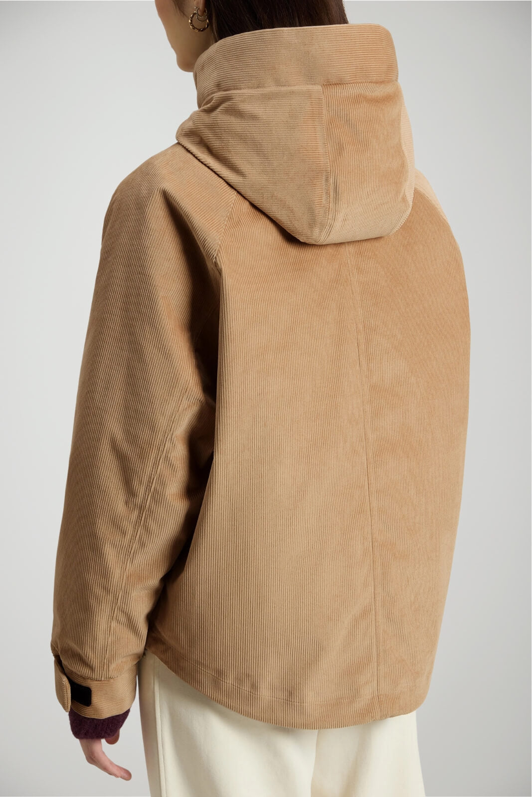 Giubbino da donna in velluto con cappuccio